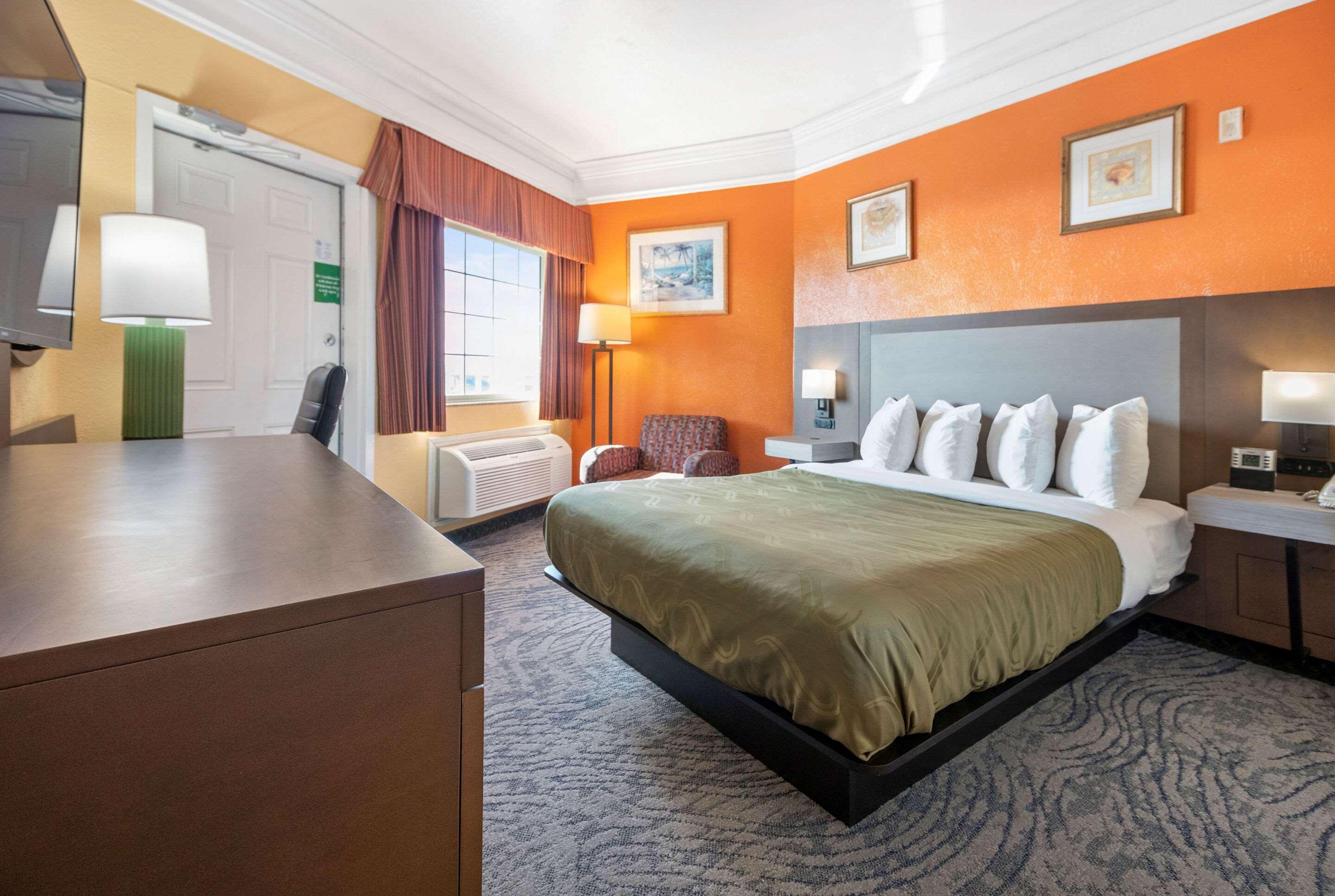 Quality Inn & Suites Galveston - Beachfront Екстер'єр фото