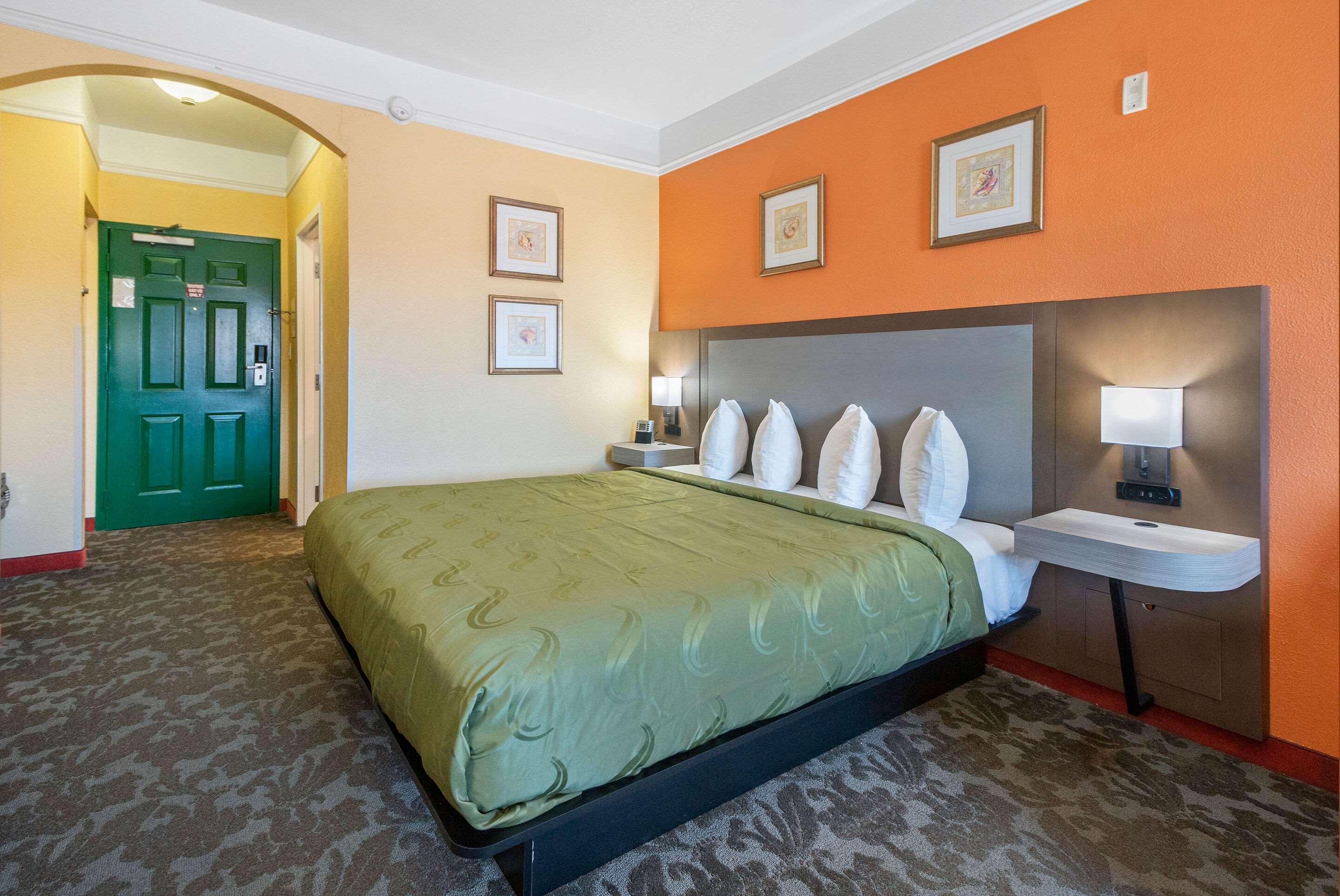 Quality Inn & Suites Galveston - Beachfront Екстер'єр фото
