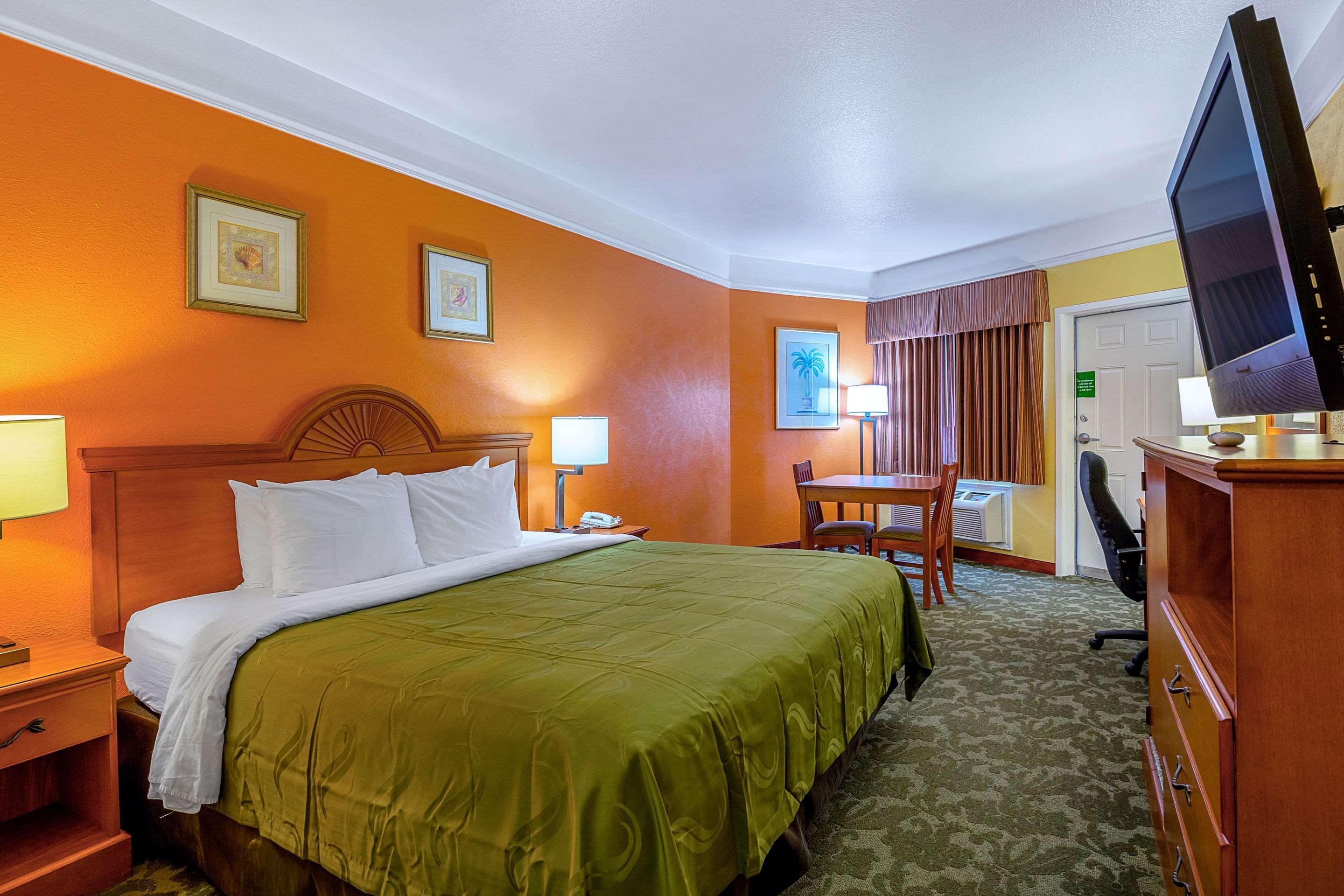Quality Inn & Suites Galveston - Beachfront Екстер'єр фото