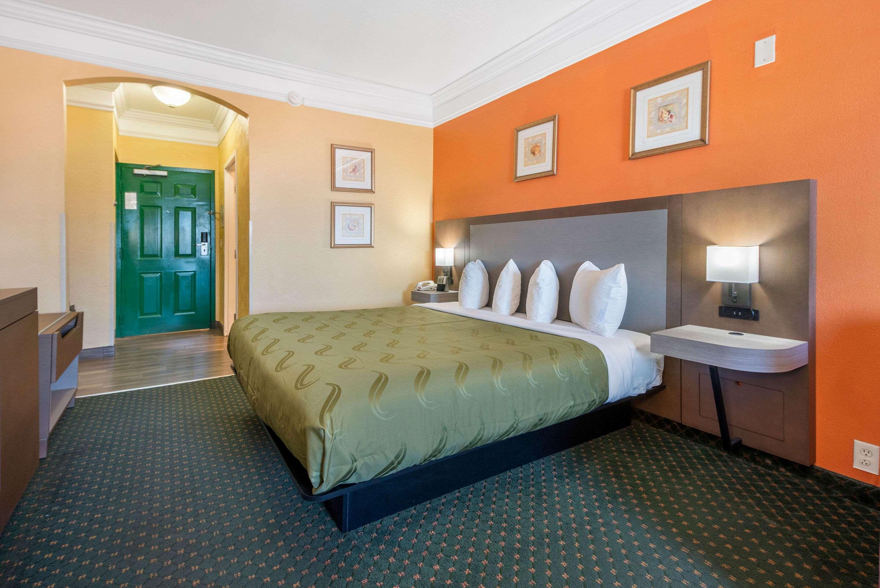 Quality Inn & Suites Galveston - Beachfront Екстер'єр фото