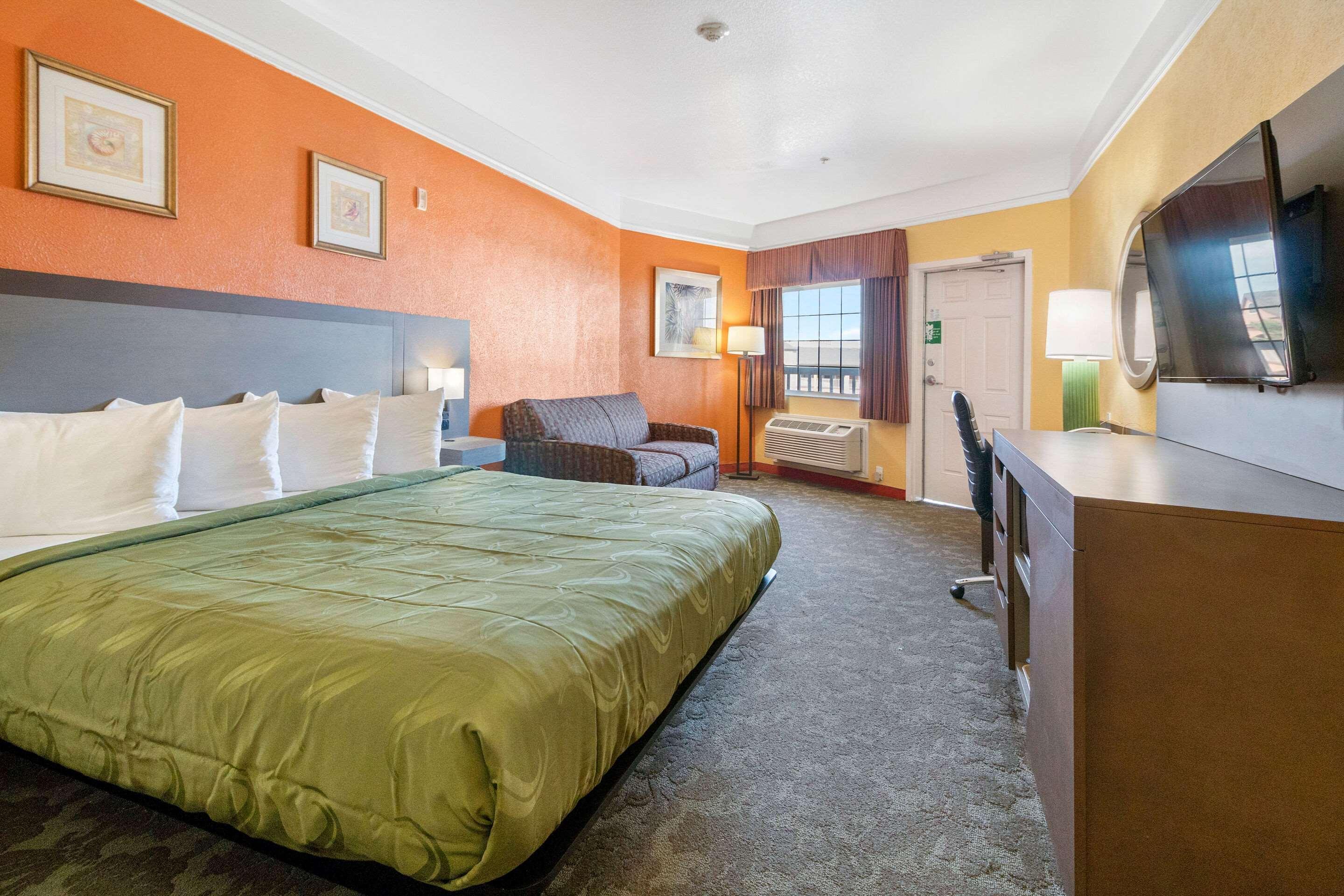 Quality Inn & Suites Galveston - Beachfront Екстер'єр фото