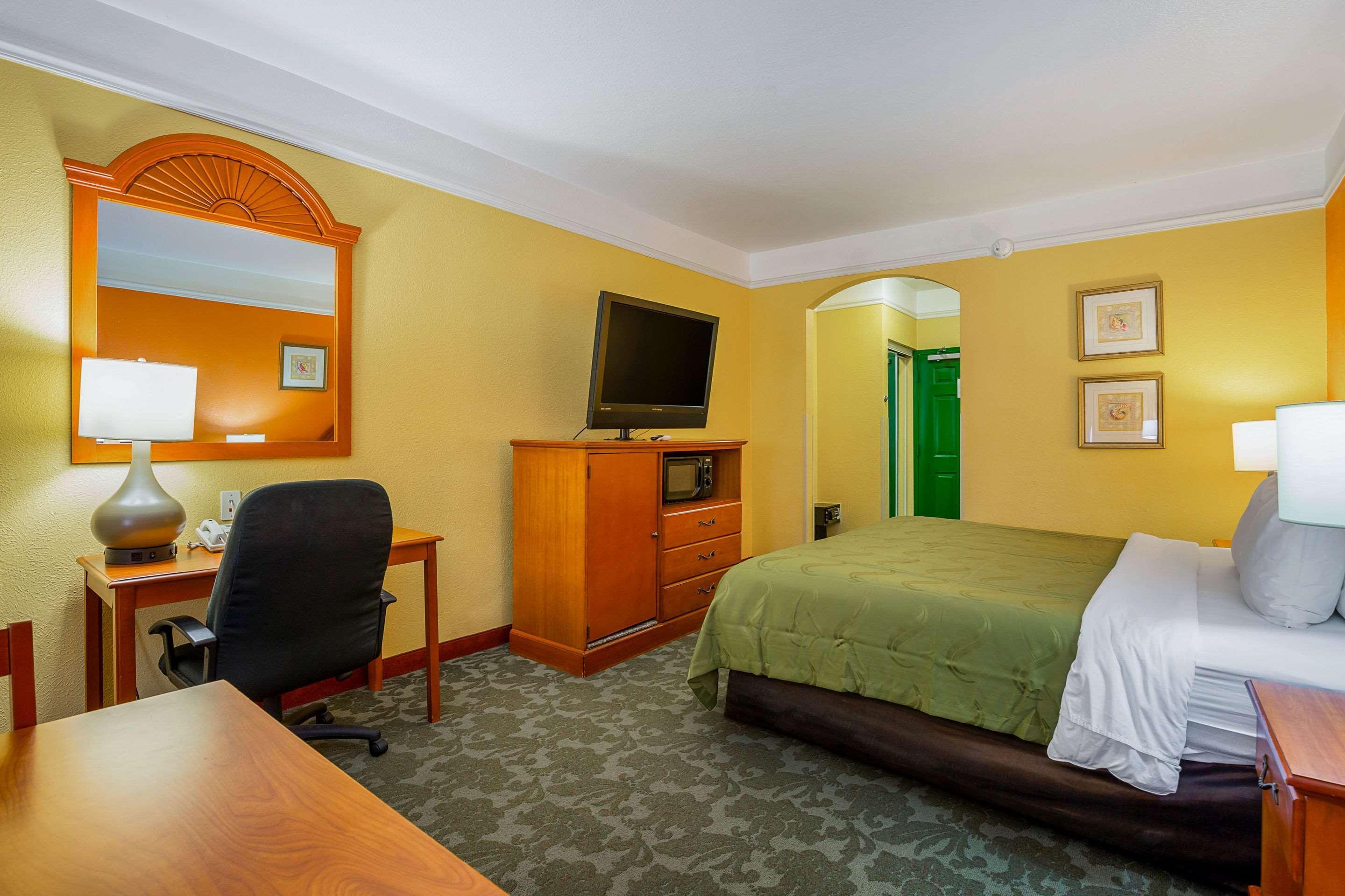 Quality Inn & Suites Galveston - Beachfront Екстер'єр фото