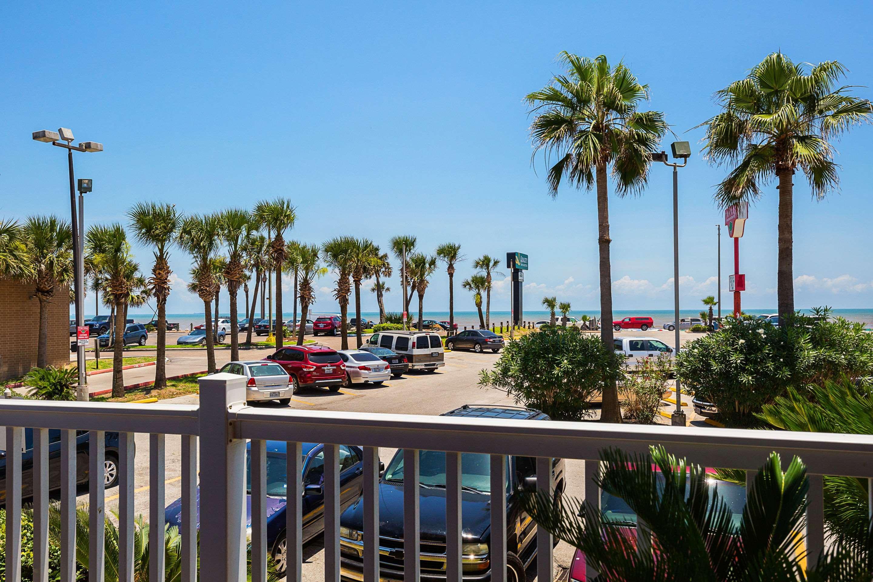 Quality Inn & Suites Galveston - Beachfront Екстер'єр фото