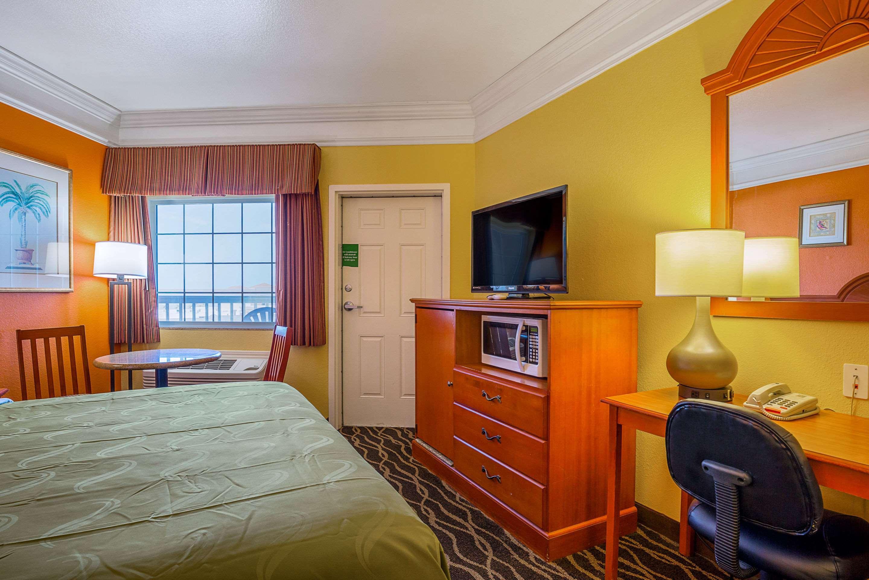 Quality Inn & Suites Galveston - Beachfront Екстер'єр фото