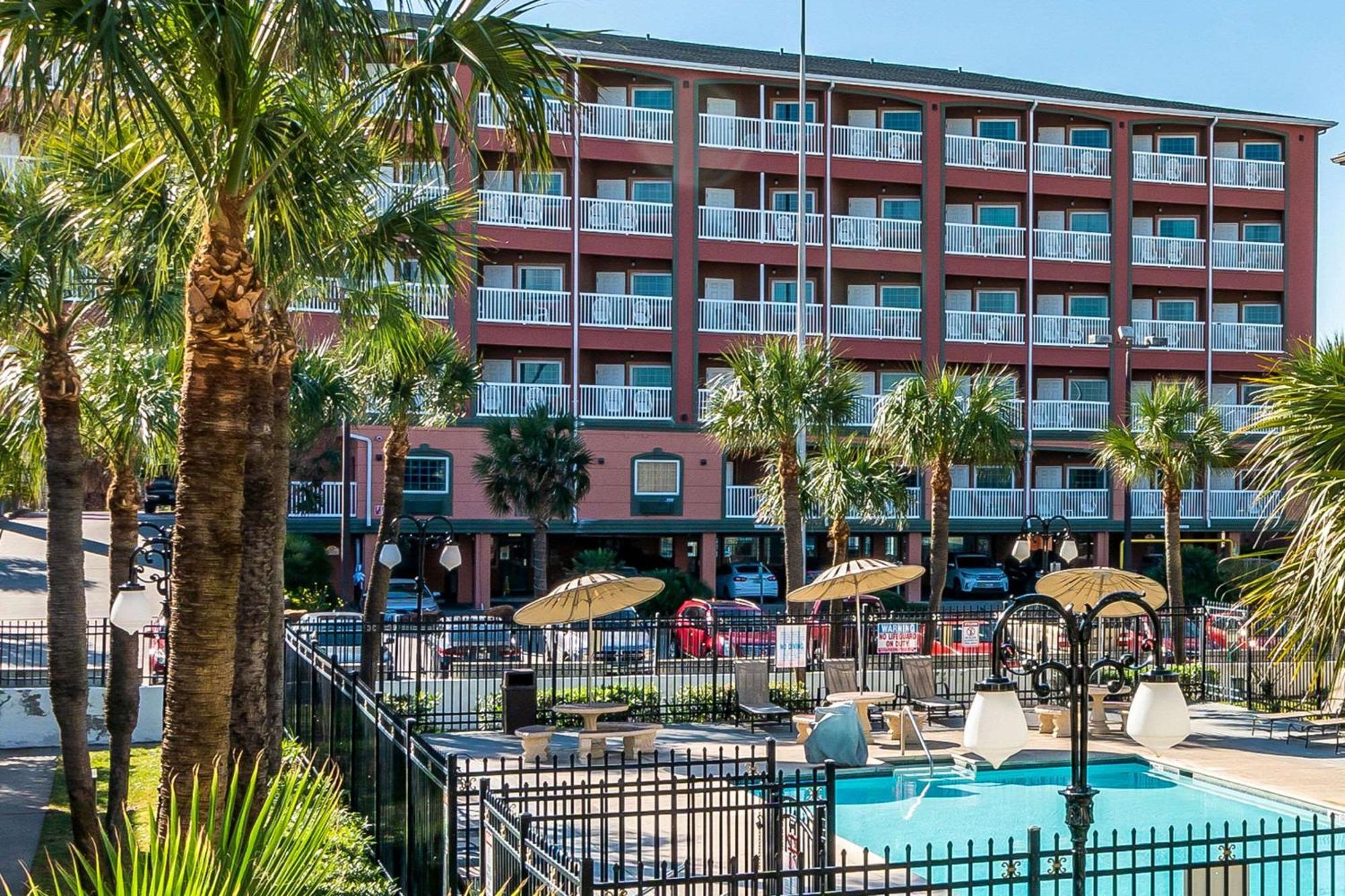 Quality Inn & Suites Galveston - Beachfront Екстер'єр фото