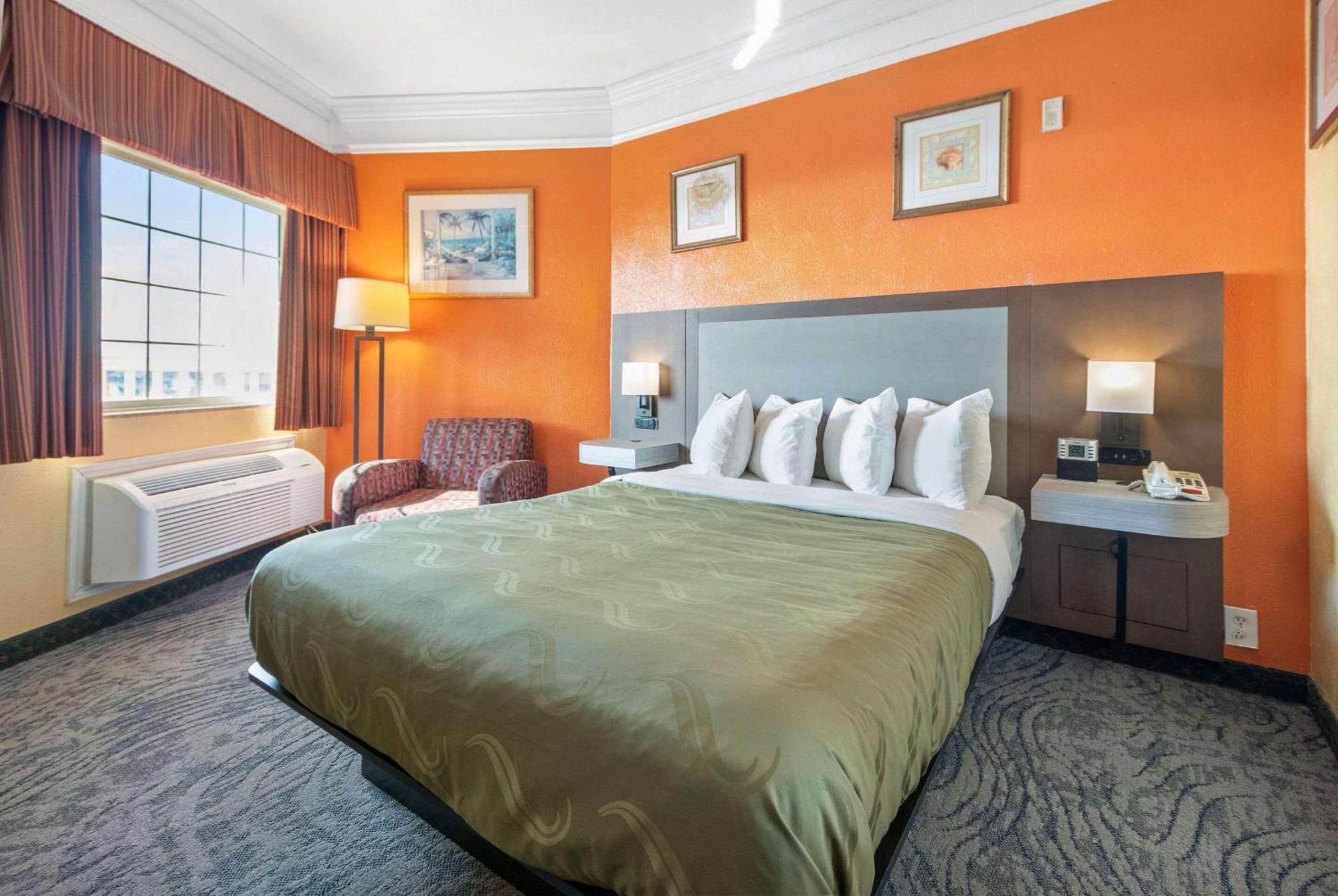 Quality Inn & Suites Galveston - Beachfront Екстер'єр фото