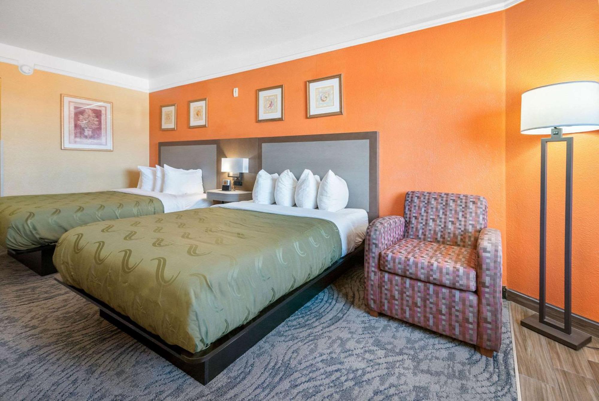 Quality Inn & Suites Galveston - Beachfront Екстер'єр фото