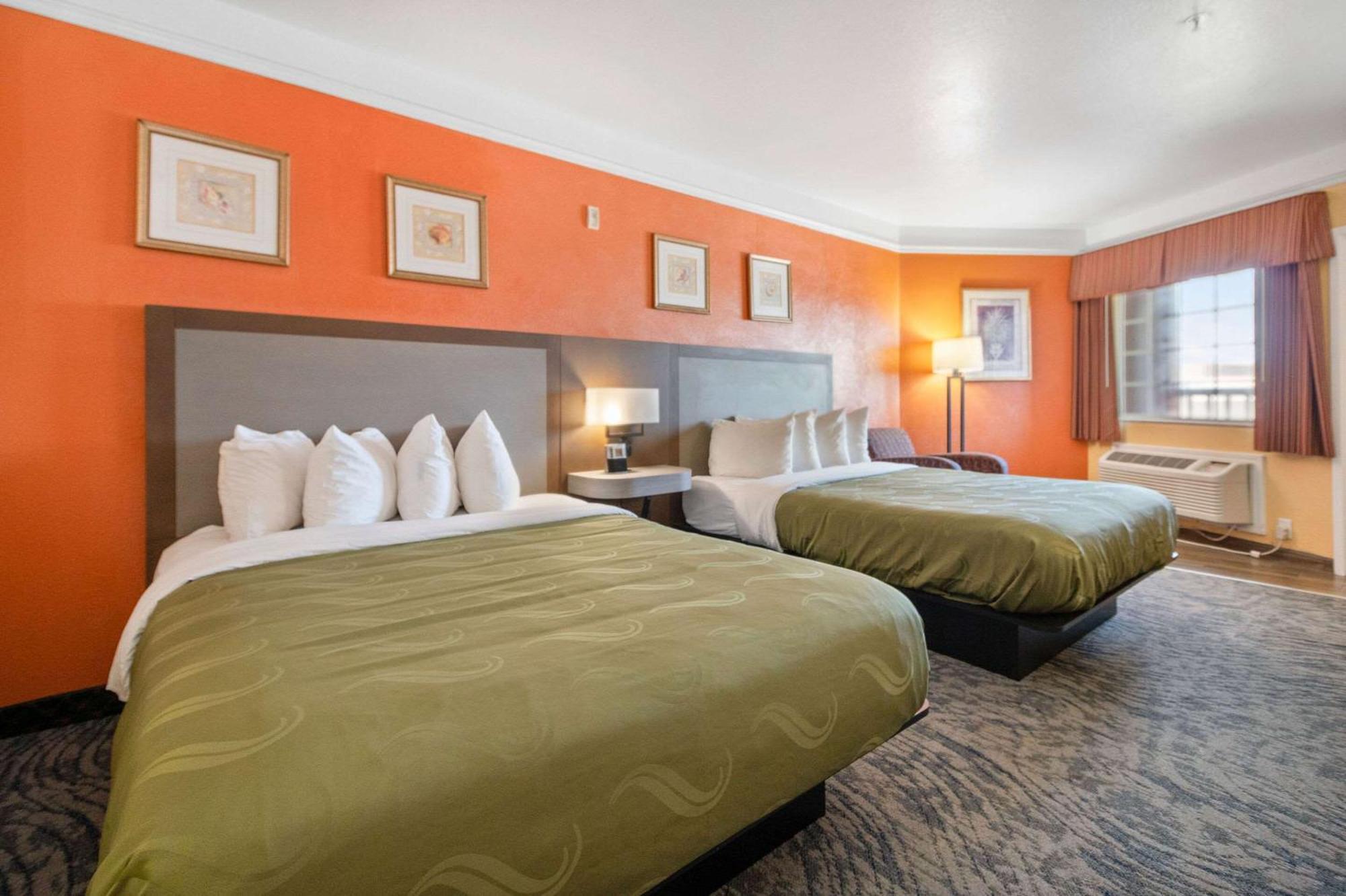 Quality Inn & Suites Galveston - Beachfront Екстер'єр фото