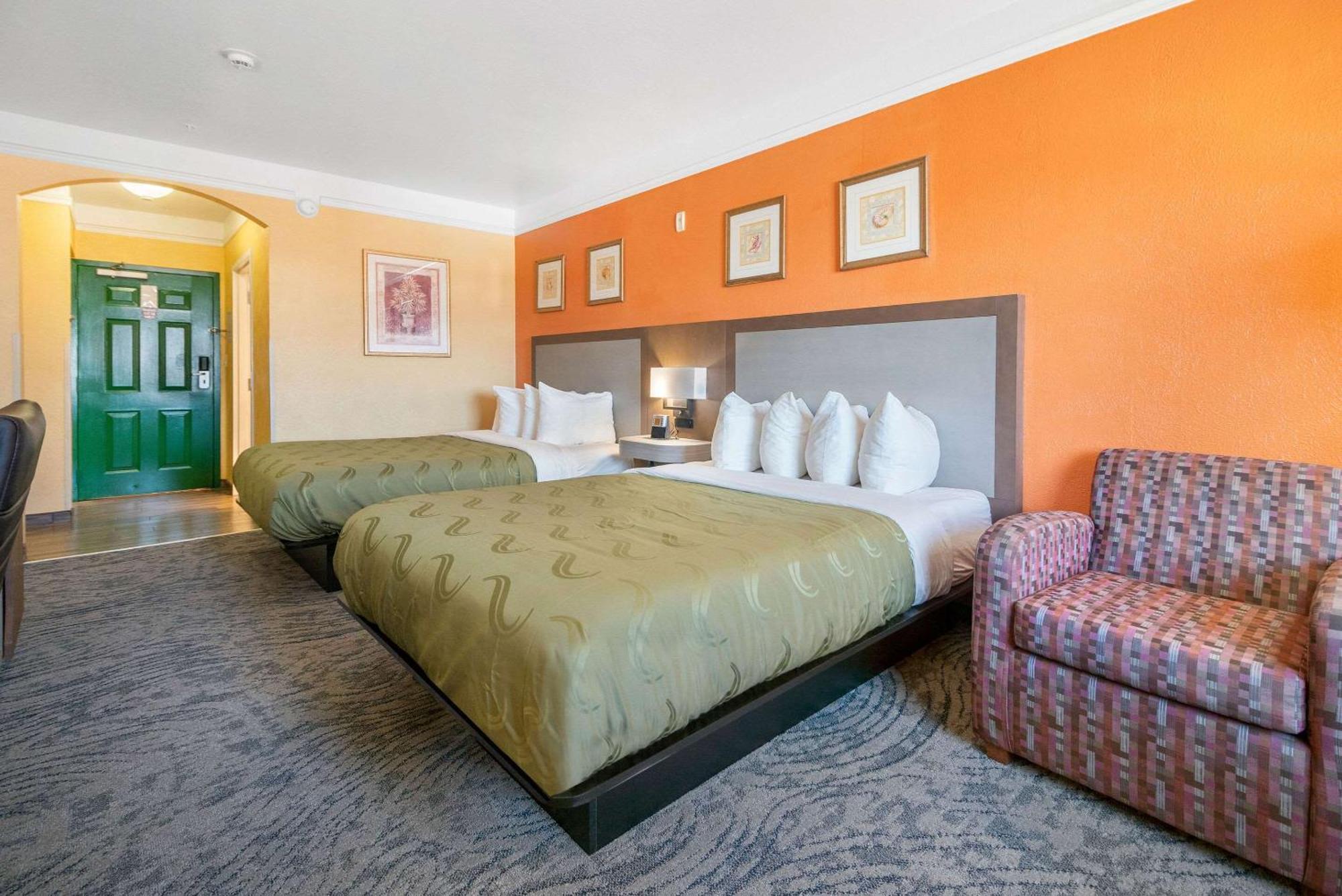 Quality Inn & Suites Galveston - Beachfront Екстер'єр фото
